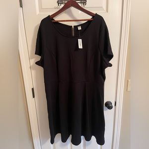 Old Navy black dress. Size 3X. NWT